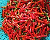 Hình bước làm 1 của món Ớt rim (ớt sa tế)
