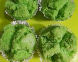 Foto langkah ke 7 dari resep Bolu pandan mekar kukus.