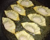 รูปขั้นตอนการทำที่ 4 ของ เกี๊ยวซ่ากรอบไส้ข้าวทูน่ามายองเนส (Crispy Gyoza with Tuna Mayonnaise Rice Filling)