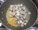 Foto del paso 4 de la receta: Alubias con chirlas y merluza