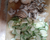 Foto del paso 1 de la receta: Guiso de calabacitas y champiñón