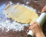 Foto del paso 4 de la receta: Galletitas de manteca fáciles con glasé real
