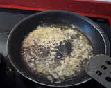 Foto del paso 3 de la receta: Croquetas negras de sepia en su tinta