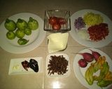 Foto del paso 1 de la receta: Calabacita rellena en salsa de chapulín