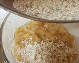 A picture of step 4 of My Little Apple +Peach Crumble. 😁.