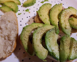Foto del paso 5 de la receta: Bocaditos de queso, pollo y aguacate 🥖 🧀🍗 🥑