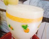 A picture of step 5 of Apricot and banana shake.
