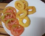 Foto del paso 2 de la receta: Bocadillo de calamares con mayonesa de cebolla y tomate