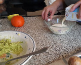 Foto del paso 3 de la receta: Vaso con Espuma de Aguacate, Atún y Tomate (Navidad)