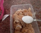 A picture of step 1 of Chicken Spicy Kung Pao.