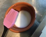 Une image de l'étape 7 de Bouchées aux pruneaux et amandes (pâte au curaçao).