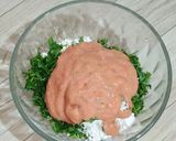 A picture of step 3 of Tomato aur Coriander ki puri.