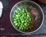 मटर चीला (matar cheela recipe in Hindi) रेसिपी चरण 1 फोटो