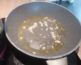 A picture of step 1 of Chicken Pesto Pasta with Mozzarella.