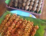 Foto langkah ke 9 dari resep Sate usus bumbu merah.