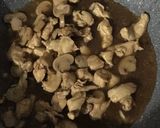 Foto langkah ke 3 dari resep Tumis Ayam Jamur Paprika.