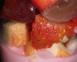 Foto del paso 1 de la receta: Copa de frutas, yogurt y helado
