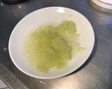 Une image de l'étape 2 de Marinade au miel, citron vert, échalote et baies (pour poissons et mollusques).