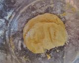 Foto del paso 3 de la receta: Galletitas dulces muy sencillas / Tapitas de alfajor crocantes