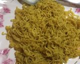 A picture of step 3 of Cabbage Maggi Wraps.
