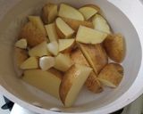 Foto langkah ke 1 dari resep Potato wedges.