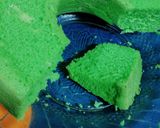 Foto langkah ke 6 dari resep Bolu Pandan Panggang.