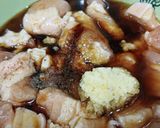 Hình bước làm 1 của món Cơm thịt heo chiên tỏi Thái Lan