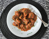 Foto del paso 7 de la receta: Costillas y conejo en salsa de verduras con chocolate