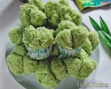 Foto langkah ke 8 dari resep Bolu kukus pandan mekar wangi pandan asli ala Ci Tintin Rayner.