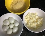 Hình bước làm 1 của món Cơm nguội bọc trứng cút