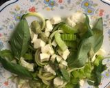 Foto del passaggio 5 della ricetta Spaghetti di zucchine con mozzarella