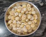 A picture of step 3 of CASHEW CURRY with MAKHANA.