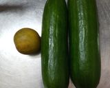 A picture of step 1 of Detox cucumber juice.