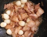 Hình bước làm 3 của món Thịt heo kho trứng cút