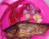 Foto langkah ke 2 dari resep Gulai pare + ikan salai.