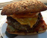 Foto del paso 7 de la receta: Hamburguesa de secreto gratinada a los dos quesos 🍔🥓🍅🧀
