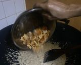 A picture of step 12 of Cream based pasta (Melayu style lol).
