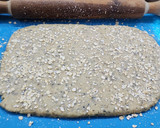 Foto del paso 3 de la receta: 🍘 Galletitas dulces de avena y mix de semillas 🍘 sin manteca!!! Y sin reposo!!!!