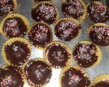 Foto langkah ke 5 dari resep Kue kering bola coklat.