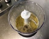 Une image de l'étape 3 de Sauce salade à l'huile d'avocat, vinaigre de ciboulette et moutarde fine.