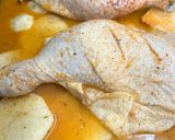 Foto del paso 2 de la receta: Muslos de pollo al horno con papas