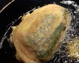 A picture of step 6 of Cheese-Stuffed Chiles Rellenos.