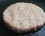Foto del paso 4 de la receta: Hamburguesa de cerdo casera 🍔