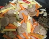 Foto langkah ke 2 dari resep Tumisan buncis bakso.