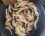 Une image de l'étape 3 de Tarte salée poulet, oignons et reblochon avec pâte à tarte au petit épeautre express sans œuf.