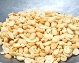 A picture of step 1 of Peanut chikki.