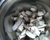 A picture of step 2 of Coconut Kadhi Idli.