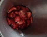 Foto del paso 2 de la receta: Dulce de frutillas (en sopera eléctrica)