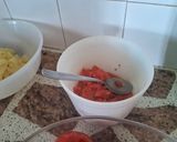 Foto del paso 2 de la receta: Tomates rellenos con atún y puré 🍅🍅