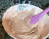 صورة لخطوة 11 من وصفة تورتة جنواز الشوكولاتة بكريمة الزبدة 🎂